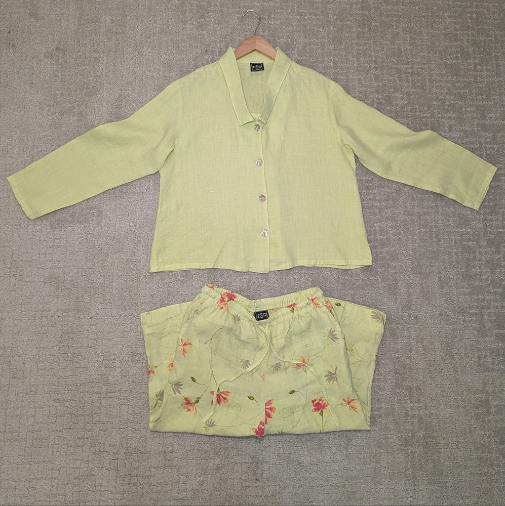 TSD Two Star Dog SZ Medium Light Green Floral Linen Capri Shirt & Pant Set